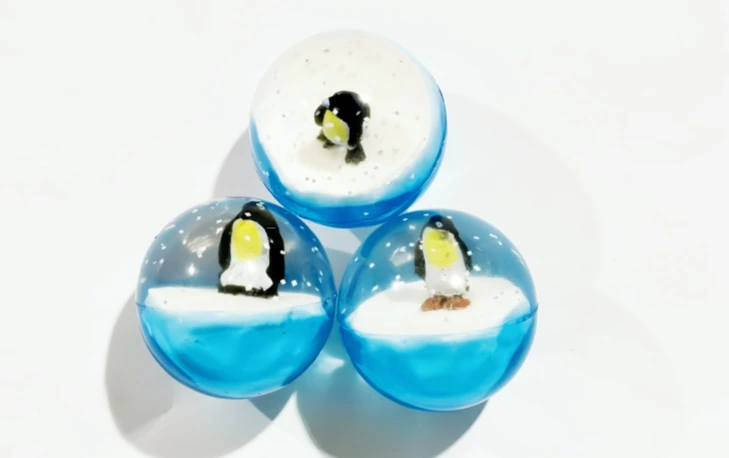 GLOW IN DARK PENGUIN BALL, model B0007, assortment view