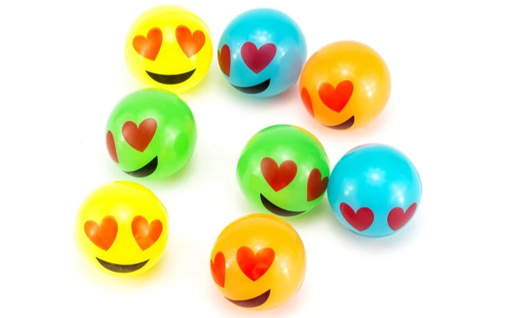 HEART EYES EMOJI BALL, model HR000, assortment view